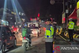 Arus lalu lintas di Nagreg pada dini hari capai 60 ribu kendaraan