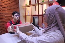 Perusahaan logistik ingatkan aturan kirim paket lintas negara