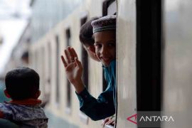 Suasana mudik Idul Fitri di Karachi, Pakistan