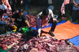 Sebanyak 905 KK di Aceh Besar terima bantuan daging "meugang" Presiden