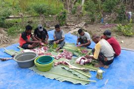 Jaga tradisi jelang Idul Fitri, ini yang dilakukan korban banjir Pante Bidari