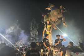 Ratusan ogoh-ogoh warnai Catur Muka Denpasar jelang Nyepi