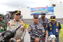 TNI AL Makassar siapkan KRI Marlin-877 untuk mudik gratis