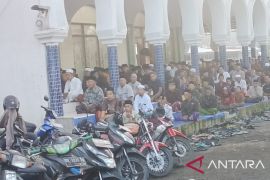 Sebagian warga Jember dan Bondowoso Lebaran lebih awal