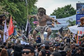 Hening yang lahir dari riuh