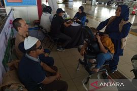 Terapis tunanetra mengaku senang bisa layani pemudik
