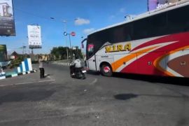 Polres Kediri: Arus lalu lintas di simpang mengkreng landai lancar