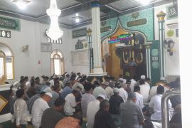 Ratusan jamaah Masjid Al Azhar Ranting Muhammadiyah Lintang Selatan Batang Toman Pasbar laksanakan Sholat Idul Fitri