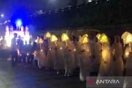 Warga NTB tumpah ruah menyaksikan pawai malam takbiran