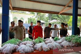 Pemkab Aceh Barat salurkan 6 ton daging segar bantuan Presiden Prabowo