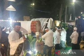 Meriah! Ribuan Warga Padati Festival Dulag di Depan Gedung Sate