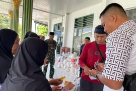 Masjid Al-Fitrah Korem 011/Lilawangsa salurkan dua ton beras zakat kepada mustahik