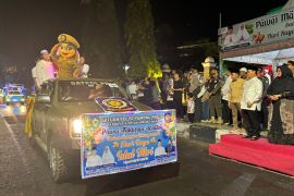 Gerimis tak halangi kemeriahan Pawai Takbiran Keliling di Sampit