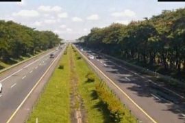 Arus lalu lintas one way Tol Cipali cukup lengang dan lancar pada H-1 Lebaran