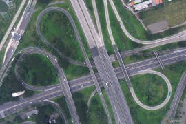 Arus mudik di Jalan tol ruas Simpang Susun Waru lancar