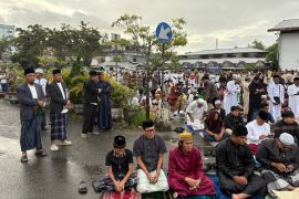 Hujan Mengguyur Tarakan, Jamaah Muhammadiyah Tetap Khyusuk Shalat Id
