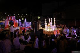 Beginilah suasana haru dan meriah warnai takbir keliling di Kota Tua Ampenan Mataram