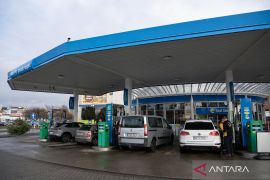 Krisis Timur Tengah berimbas ke Eropa: warga Jerman berbondong-bondong cari BBM murah ke Polandia