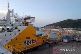 Karantina Merak pastikan komoditas Jawa ke Sumatera bebas penyakit