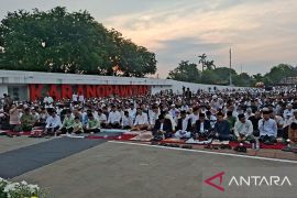 Bupati Karawang bangun kepercayaan publik pada momentum Lebaran