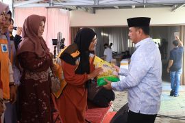 Polda Babel salurkan santunan ke warga pada Idul Fitri 1447 H