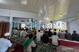 Kapolres Mukomuko: Shalat Idul Fitri pererat silahturahmi polisi dan masyarakat