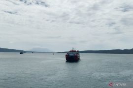 Gelombang Selat Lombok bagian selatan diprakirakan hingga 4 meter