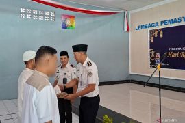 Kemenimipas menyerahkan remisi Idul Fitri kepada 235 WBP di NTT