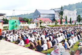 Lakotani sebut perayaan Idul Fitri mempererat toleransi di Papua Barat