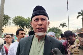 Gubernur ajak masyarakat maknai Idul Fitri dengan kepedulian sosial