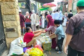 Lebaran berkah, Pedagang bunga rampai di Mataram panen rezeki