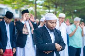 7 DKM bersatu selenggarakan Sholat Idul Fitri di jalan Yasmin Raya Bogor
