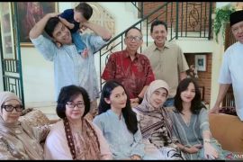Keluarga Vidi Aldiano unggah foto perayaan Lebaran