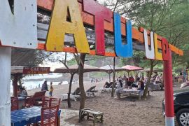 Bupati Jember instruksikan puskesmas dan ambulan siaga di objek wisata