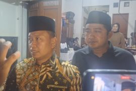 Wali Kota Depok sambut hangat warga silaturahmi Lebaran di kediamannya