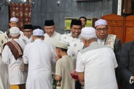 Bupati HSS ajak jadikan semangat Idul Fitri menjadi pondasi kehidupan