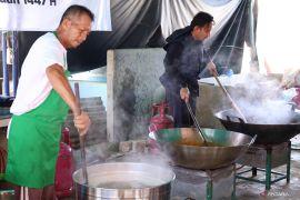 Rojali bangkit dari bencana banjir bandang lewat dapur umum Baznas