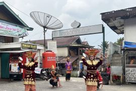 Malalo Sumbar sambut perantau dengan tari jadi "trauma healing"