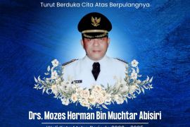Mantan Wali Kota Metro Mozes Herman wafat pada usia 74 tahun