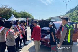 Arus lalu lintas Tol Batang-Semarang terpantau ramai dan lancar