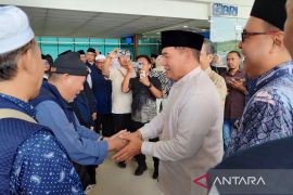 DLU dan BHS Peduli berangkatkan 32 jamaah untuk umrah