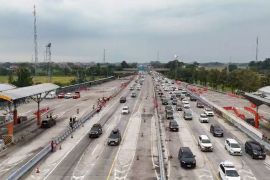 Rekayasa lalu lintas one way menuju Jakarta resmi diberlakukan di Tol Cipali