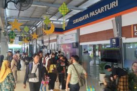 KAI Daop 8 Surabaya prediksi puncak arus balik terjadi Selasa