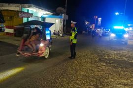 Personel PAM Terpadu Polda Malut cegah laka lantas dan kejahatan jalanan di Sofifi