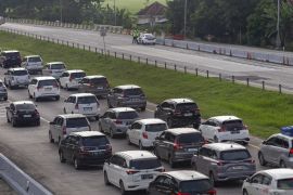 Lebaran usai, arus milir pun dimulai
