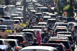Kepadatan kendaraan di jalur wisata Puncak Bogor