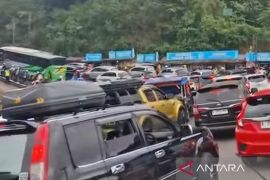 Polres Cianjur arahkan pemudik ke jalur alternatif cegah macet panjang