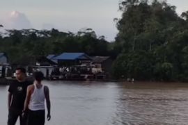 Tim SAR Pontianak temukan penumpang Kelotok tenggelam