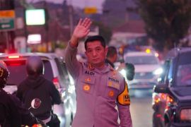 Wisatawan membludak, Kapolresta Bandung Langsung Urai Kemacetan di Jalur Pacira