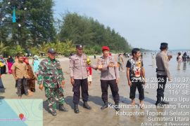 Warga Tapsel hilang digulung ombak Samudra Hindia, pencarian masih berlangsung